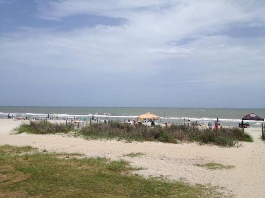 *Renovated Oceanfront Condo*Queen Beds*Pools*Hot Tubs*More*P220 Myrtle Beach Exterior photo